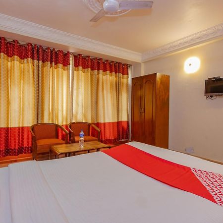 Oyo 795 Hotel Holiday Inn Catmandu Exterior foto