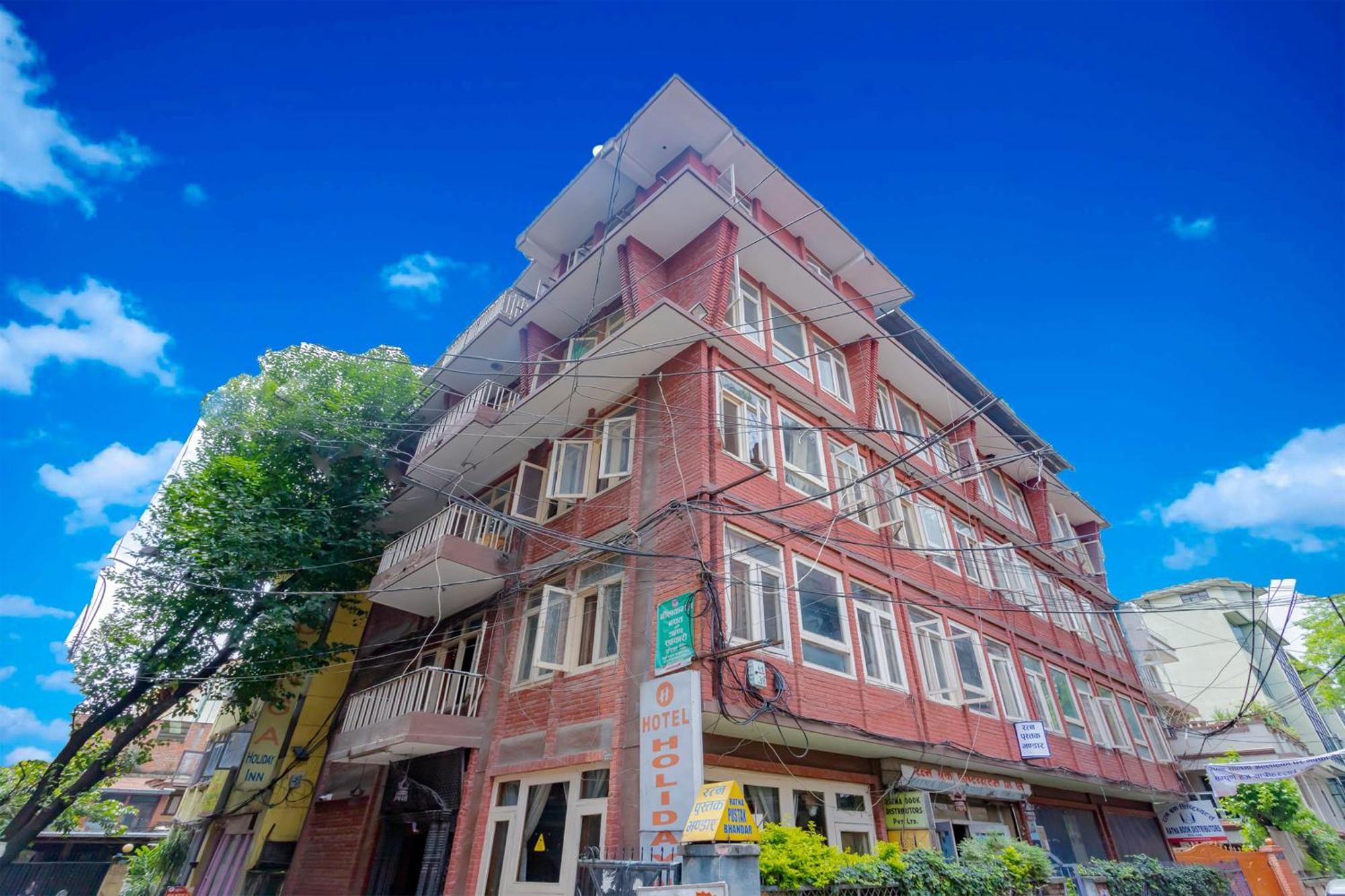 Oyo 795 Hotel Holiday Inn Catmandu Exterior foto